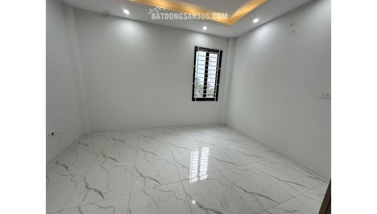 Bán nhà Đại Cát Liên Mạc 35m, 4 tầng Ô TÔ đỗ cửa