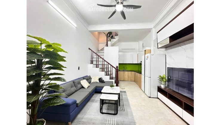 Bán nhà đẹp - Trung tâm Cầu Giấy - 30m2 4 tầng nhỉnh 8  tỷ