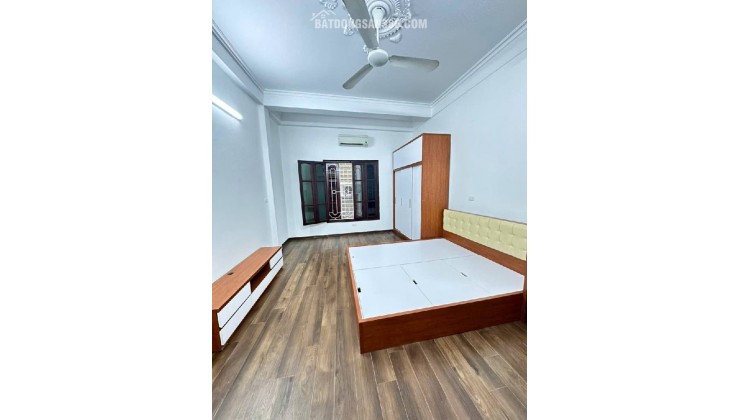 Bán nhà đẹp - Trung tâm Cầu Giấy - 30m2 4 tầng nhỉnh 8  tỷ