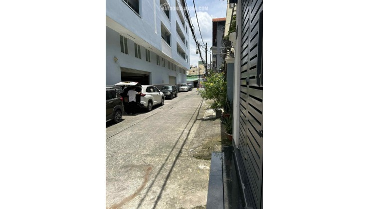 Chính Chủ Bán HXH 182M Lê Thị Bạch Cát, P.11, Q.11. DT 4.15x20m, Giá Tốt Chỉ 11,5 Tỷ. Liên Hệ: 0911160692 Ngô Tú.