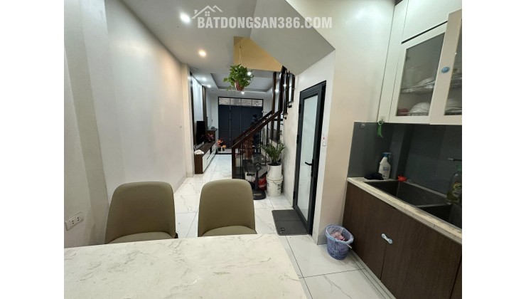 Bán nhà mặt phố Lý Thường Kiệt Hà Đông, 48m x 4 tầng, 4 PN, ô tô tránh kinh doanh