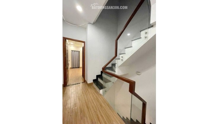 Bán nhà mặt tiền đường Số 17 ngay chợ Phạm Thế Hiển Phường 4 Quận 8
