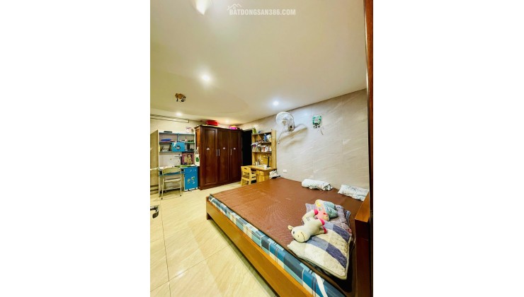 Tầng 2 Tập thể VŨ TRỌNG PHỤNG, 85m, 3PN riêng, ô tô đầu cổng, sạch đẹp, 4.65 tỷ