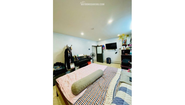 Tầng 2 Tập thể VŨ TRỌNG PHỤNG, 85m, 3PN riêng, ô tô đầu cổng, sạch đẹp, 4.65 tỷ