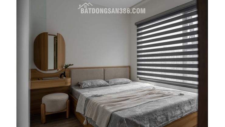 BÁN NHÀ VỊ TRÍ ĐẸP, ĐƯỜNG LỚN, Ô TÔ ĐỖ CỬA, SỔ ĐỎ TRAO TAY