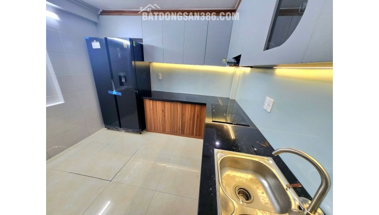 Nhà riêng Hoàng Đạo Thành, ngõ thông, ô tô tránh, 72m*3 tầng, MT 7m. Giá chào 15,2 tỷ