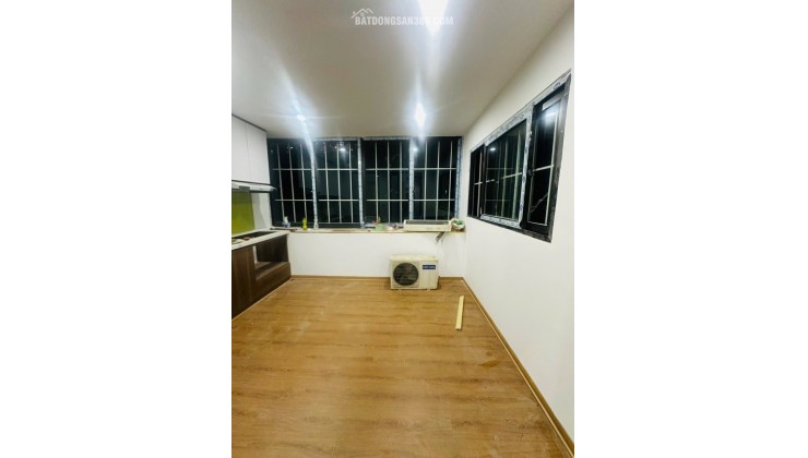 Tầng 3 TT ĐH Sư phạm Trần Quốc Hoàn 79m, 3PN, Sửa sang đẹp, chỉ 3.95 tỷ