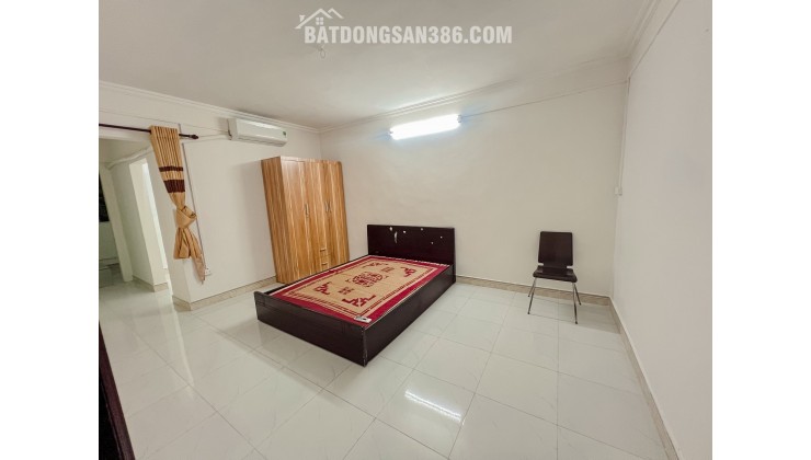 Tập thể Đội Cấn 70m 2PN, Sạch đẹp, Ô tô, 4.3 tỷ trung tâm Ba Đình