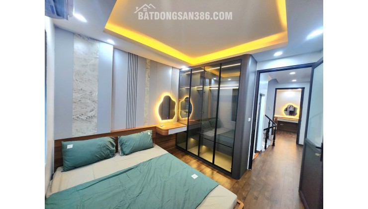 Nhà riêng Hoàng Đạo Thành, ngõ thông, ô tô tránh, 72m*3 tầng, MT 7m. Giá chào 15,2 tỷ