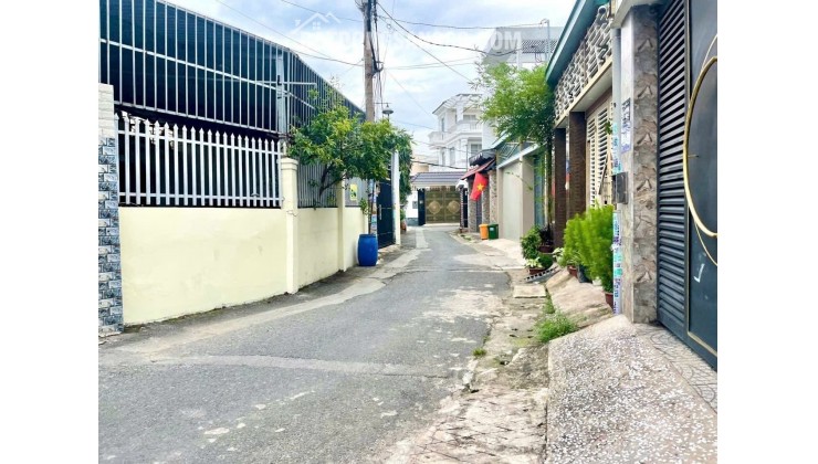 2.55 TỶ - Nhà 1 trệt 1 gác lửng ngay trường THPT Đào Sơn Tây. Dòng tiền 4tr/tháng.
