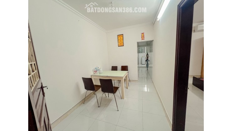 Tập thể Đội Cấn 70m 2PN, Sạch đẹp, Ô tô, 4.3 tỷ trung tâm Ba Đình