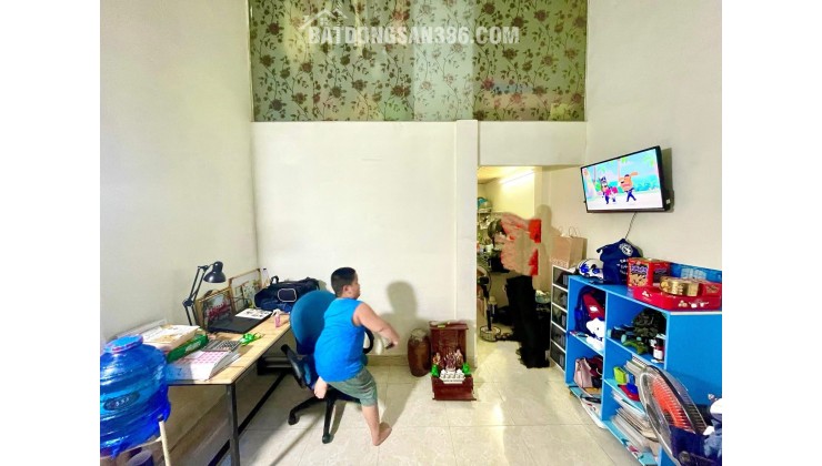 2.55 TỶ - Nhà 1 trệt 1 gác lửng ngay trường THPT Đào Sơn Tây. Dòng tiền 4tr/tháng.
