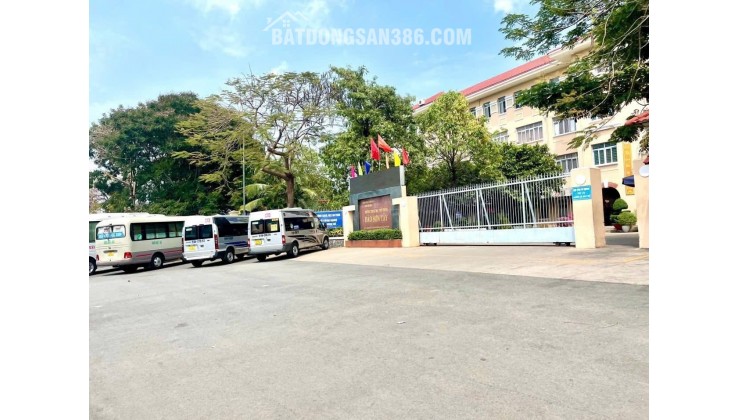 2.55 TỶ - Nhà 1 trệt 1 gác lửng ngay trường THPT Đào Sơn Tây. Dòng tiền 4tr/tháng.