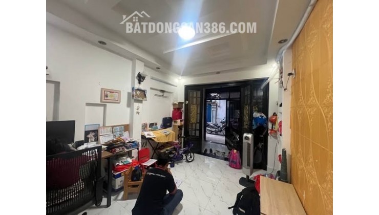 Nhà Lý Thái Tổ, Quận 10 – 82m² – Vị trí trung tâm cạnh vòng xoay Lý Thái Tổ – Giá nhỉnh 10  tỷ