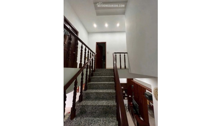Nhà bán đường Nguyễn Thị Định, Cát Lái (Quận 2 cũ) 120m2 12 Phòng