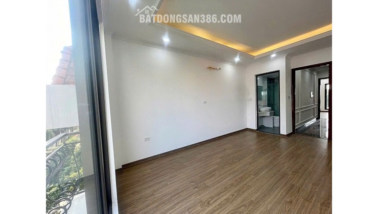 Nhà mới siêu hiếm - Tập thể Đặc công Thanh Trì - 6 tầng thang máy - Ô tô ngủ trong nhà
