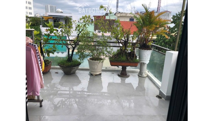 Căn  nhà mặt tiền Nguyễn Thị Minh Khai P Nam Nha Trang