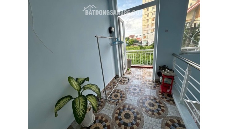 ► Kiệt Ô tô Chế Lan Viên gần Biển Mỹ Khê, 76m2, 3 tầng hiện đại, thoáng