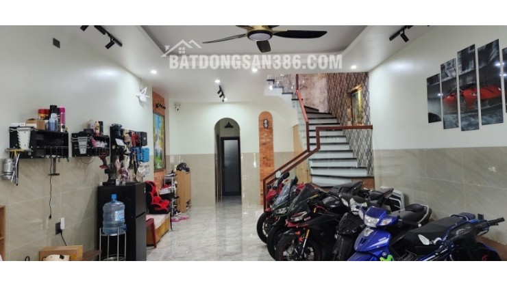  MT Diệp Minh Châu, sát Võ Chí Công, 100m2, 3 tầng đúc còn mới, 7.x tỷ