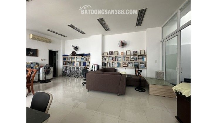  Nhà kề MT Trần Phú, đi bộ ra Bạch Đằng, Chợ Hàn, 108m2, ngang 6.5m, 4 tầng  hiện đại