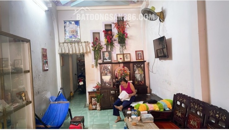 Bán nhà ngõ 11, Thủ Đức. 54m2, 3 tầng, 3PN, Sổ hồng. Giá 5.1 tỷ. LH: 0933125879