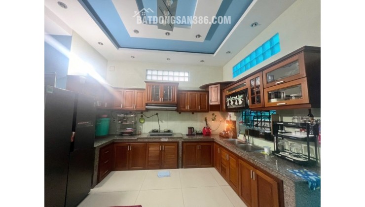 Bán nhà đường số 24, Phường Hiệp Bình, TP HCM. DT 105m2, 3 tầng, 3PN. Sổ hồng, giá 11.85  tỷ.