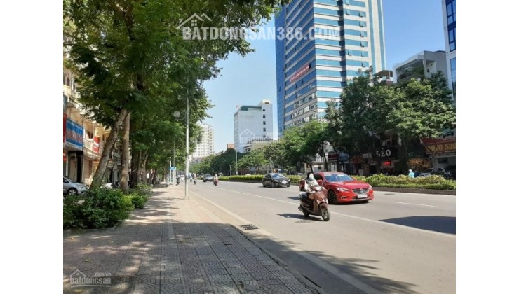 Bán nhà Mặt Phố Nguyễn Văn Cừ, DT 198m2, XD 3 Tầng, MT 7,5m – Nở Hậu thoáng sau, Tiện KD