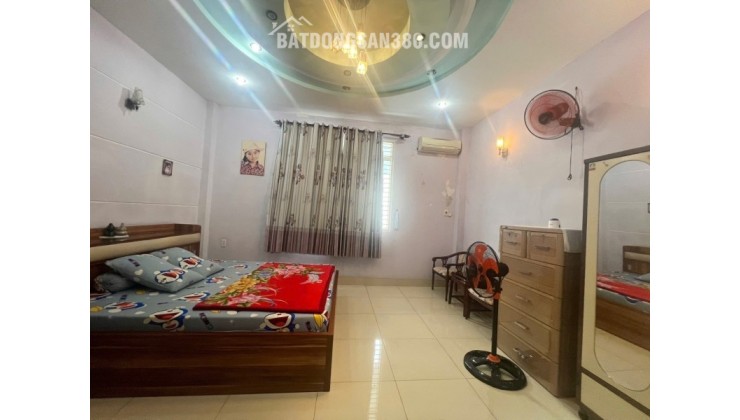 Bán nhà đường số 24, Phường Hiệp Bình, TP HCM. DT 105m2, 3 tầng, 3PN. Sổ hồng, giá 11.85  tỷ.