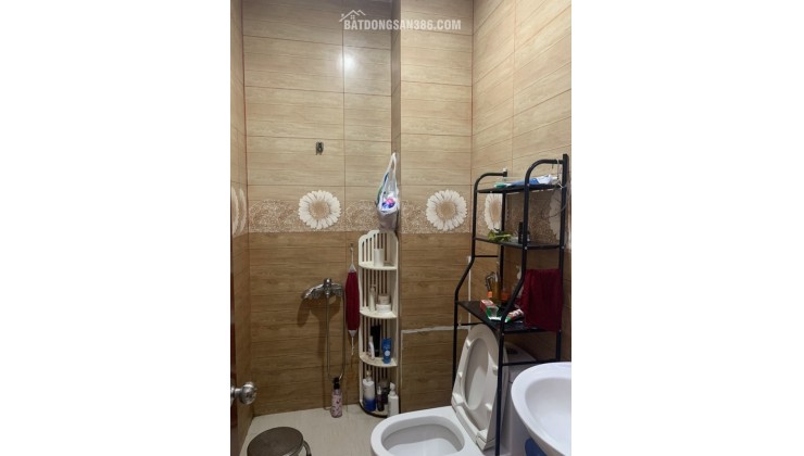 Bán nhà ngõ 11, Thủ Đức. 54m2, 3 tầng, 3PN, Sổ hồng. Giá 5.1 tỷ. LH: 0933125879