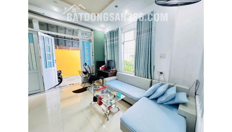 Nhà Mới 2 Tầng Gần Biển – Giá Chỉ 2 Tỷ 950 . diện tích 52m² Ngang 5.2m