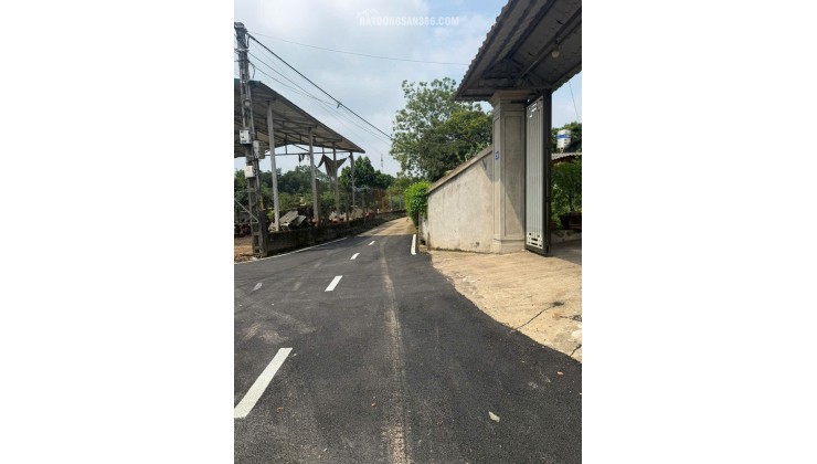 SỞ HỮU ĐẤT ĐẸP GẦN HỒ SUỐI HAI – GIÁ CHƯA ĐẾN 1 TỶ