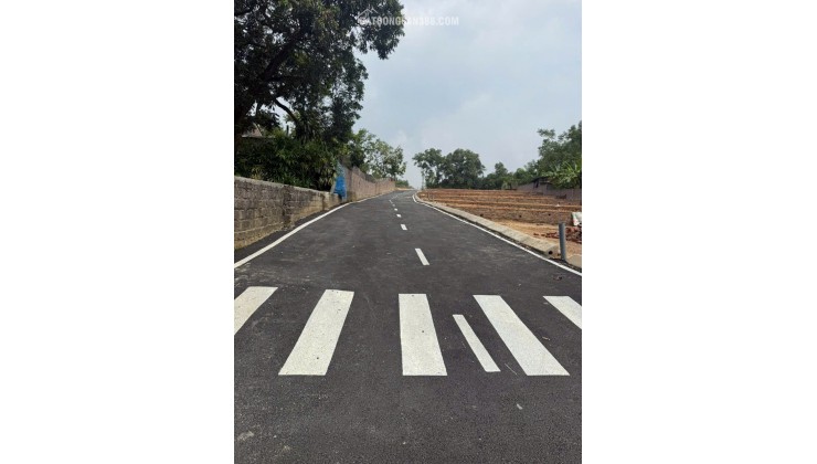 SỞ HỮU ĐẤT ĐẸP GẦN HỒ SUỐI HAI – GIÁ CHƯA ĐẾN 1 TỶ