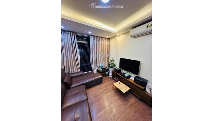 Bán nhà Thuỵ Phương 42m2, dân xây 5 tầng, có sân riêng để xe