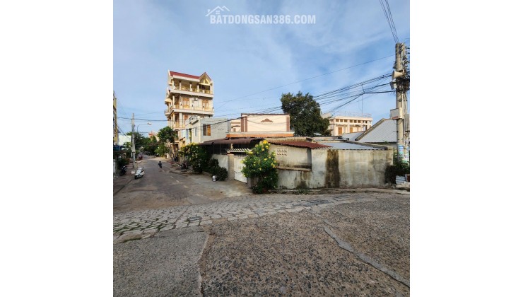 Nhà bán căn góc Ngay trung tâm thành phố Phan Rang