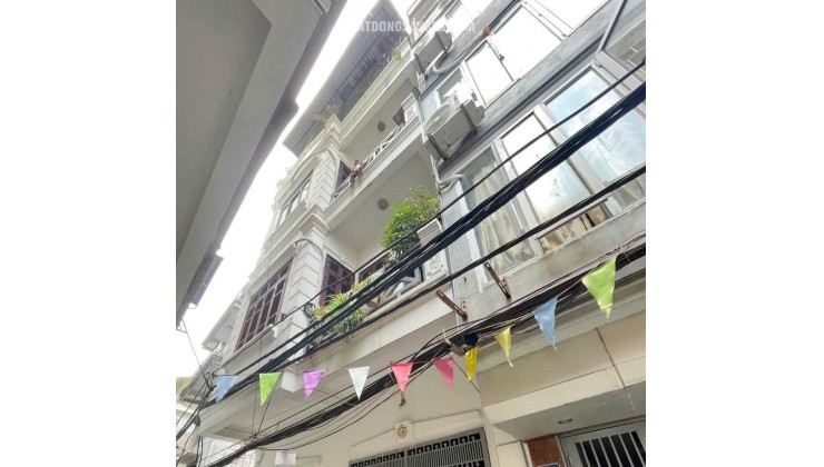 Tòa CHDV 7 tầng phố Kim Mã, Ba Đình, dòng tiền khủng gần 700tr/năm, 45m, mtiền 5m, 9.6 tỷ