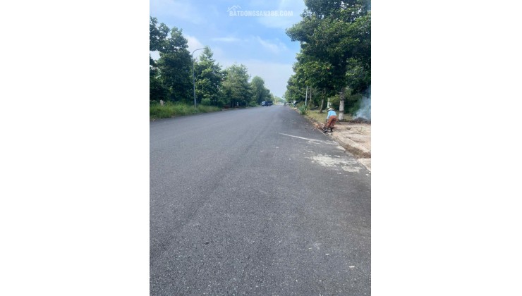 Mt Đào Sư Tích 720m2 ( 300m2 ) thổ cư giá 40 tỷ
