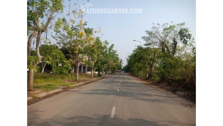 Mặt tiền Nguyễn Văn Tạo _ HIệp Phước _ Nhà Bè 1800m2 đất nông nghiệp giá 5,5 tr/m2