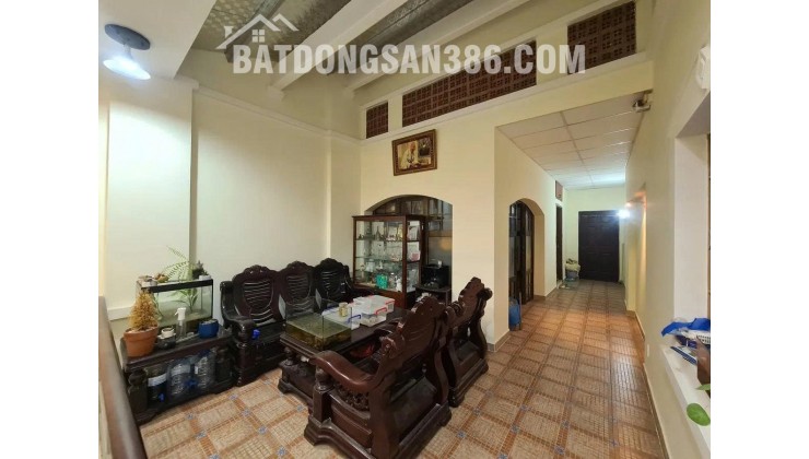 Anh tôi gửi bán gấp nhà Hẻm Xe Hơi Thành Thái, Quận 10 – 12 Tỷ – Nhà 5 Tầng Thang Máy