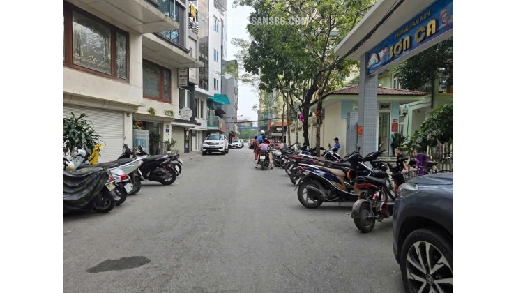 Nguyễn Chánh! Phân lô ô tô tránh vỉa hè rộng, kinh doanh ngày đêm sầm uất, 2 thoáng, vài bước ra mặt phố.