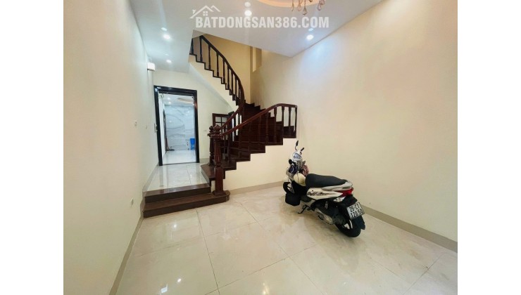 HOÀNG CẦU – 2 MẶT NGÕ Ô TÔ – KINH DOANH – DT 57m² 4 tầng MT 3.9m  26.5 tỷ