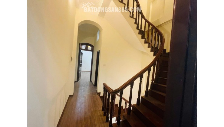 HOÀNG CẦU – 2 MẶT NGÕ Ô TÔ – KINH DOANH – DT 57m² 4 tầng MT 3.9m  26.5 tỷ