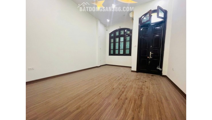 HOÀNG CẦU – 2 MẶT NGÕ Ô TÔ – KINH DOANH – DT 57m² 4 tầng MT 3.9m  26.5 tỷ