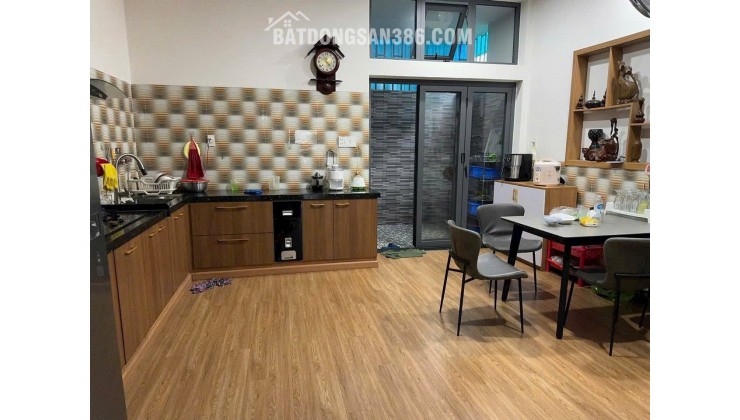 Nhà 1 trệt 3 lầu – Kinh doanh căn hộ siêu lợi nhuận
diện tích: Ngang 6m, tổng 138m² Giá bán : 12 tỷXem nhà liên hệ trước 45 phút