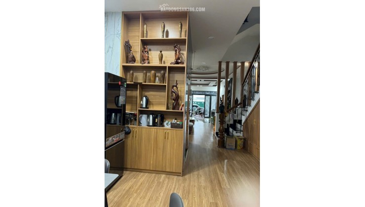 Nhà 1 trệt 3 lầu – Kinh doanh căn hộ siêu lợi nhuận
diện tích: Ngang 6m, tổng 138m² Giá bán : 12 tỷXem nhà liên hệ trước 45 phút