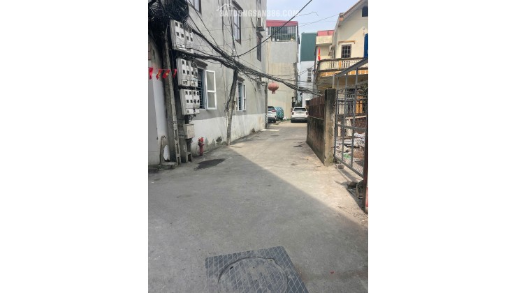 Bán Gấp, nhà 2 tầng Ngọc Thụy, 34m2 Mt4m, gần công viên, 5ty28