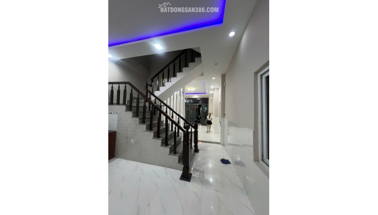 Nhà 3 tầng 61 Nguyễn Thiện Kế