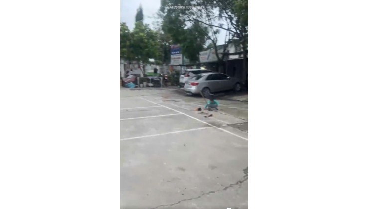 Chính chủ bán nhà trục chính đường Lạc Hồng trước cổng trường học cấp 2
