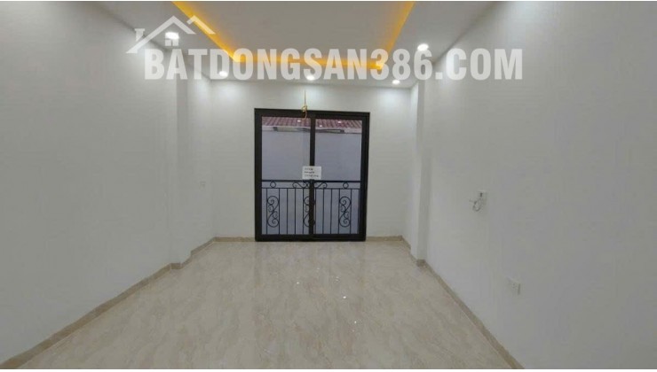 NGÕ CHỢ KHÂM THIÊN - NHÀ MỚI- THANG MÁY -  30m2 5 tầng mặt tiền 3.6m Giá 8.6 tỷ