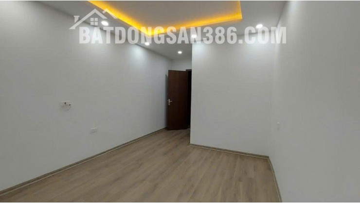 NGÕ CHỢ KHÂM THIÊN - NHÀ MỚI- THANG MÁY -  30m2 5 tầng mặt tiền 3.6m Giá 8.6 tỷ