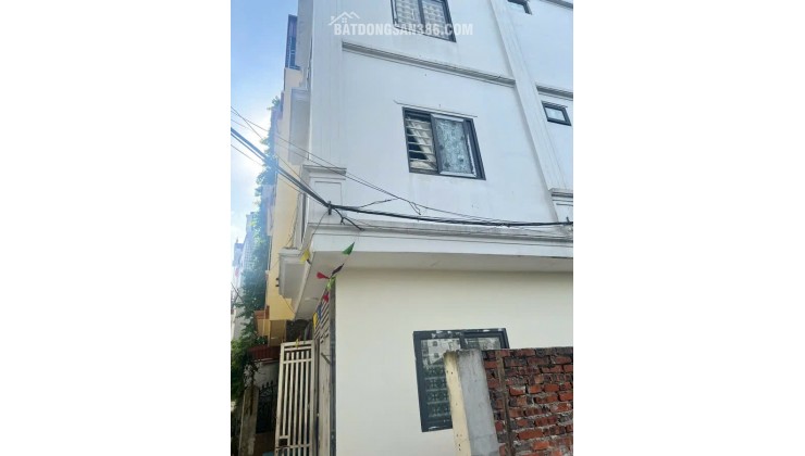 Bán nhanh nhà 36M2 x 4 tầng, MT 3.9 M, giá 5.3 tỷ Hòa Bình Hà Đông - Ô Tô qua nhà